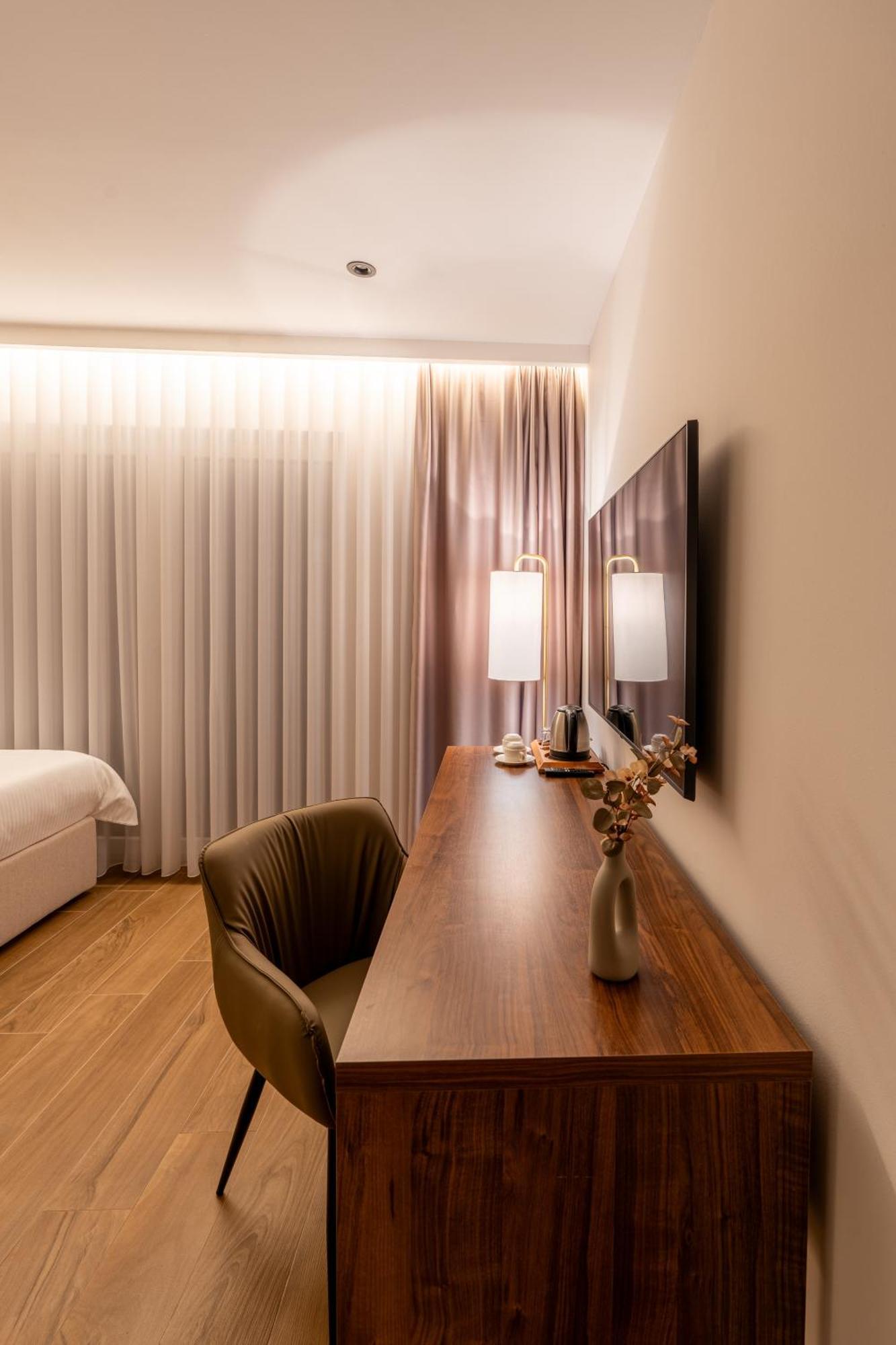 Ruby Hotel Prishtina Pristina Eksteriør billede
