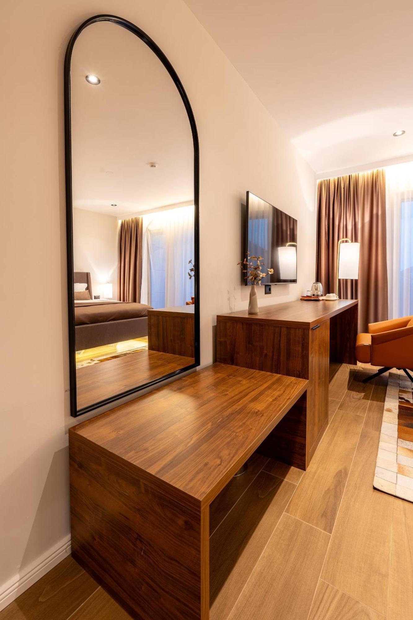 Ruby Hotel Prishtina Pristina Eksteriør billede