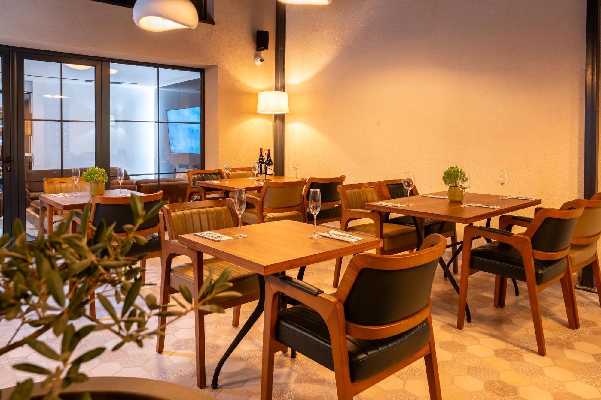 Ruby Hotel Prishtina Pristina Eksteriør billede