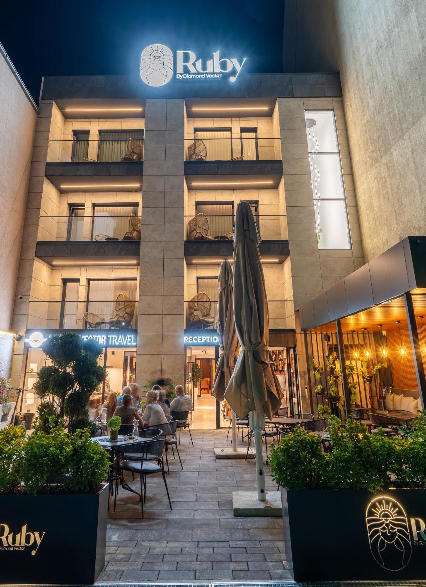Ruby Hotel Prishtina Pristina Eksteriør billede