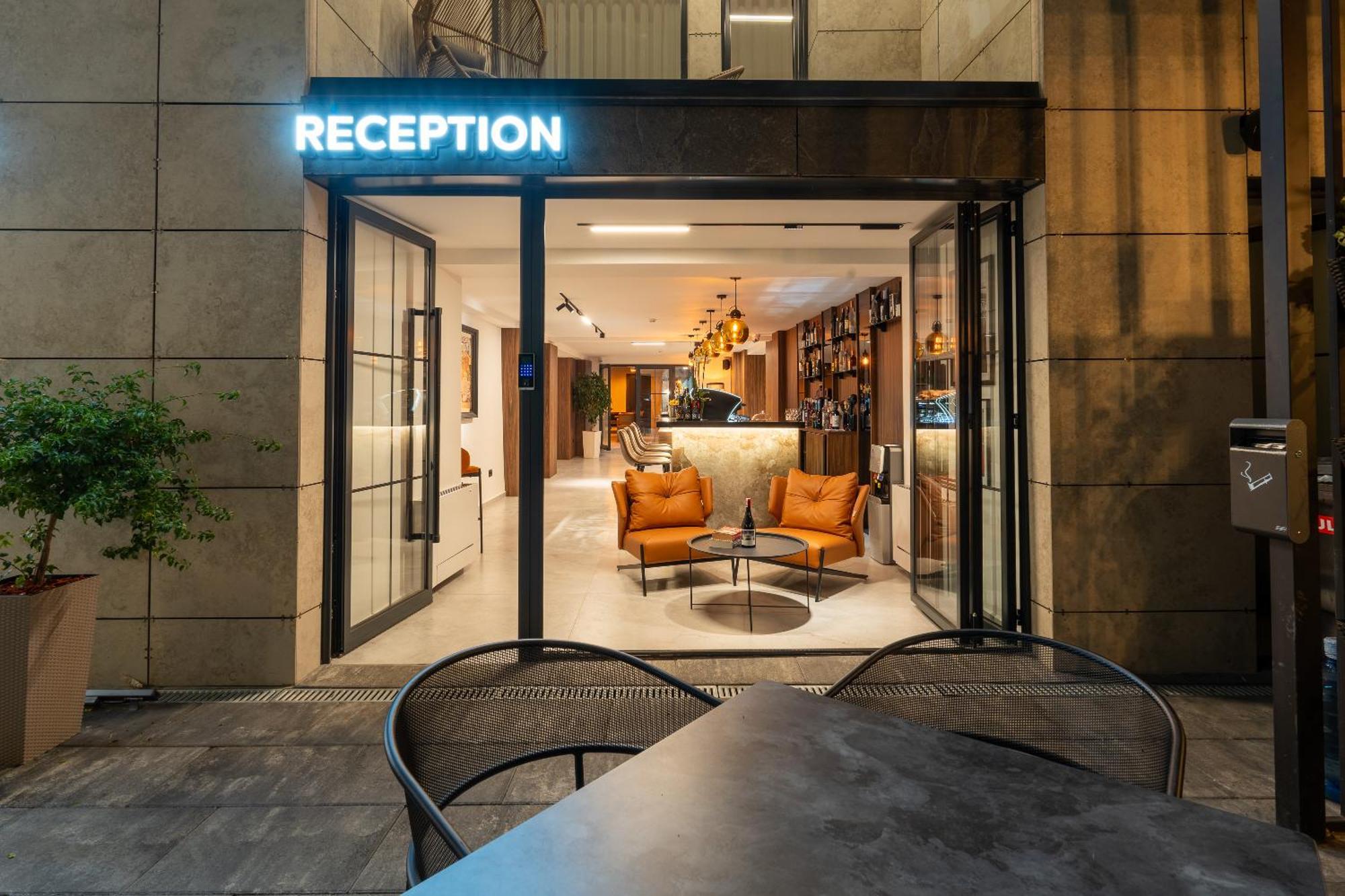 Ruby Hotel Prishtina Pristina Eksteriør billede